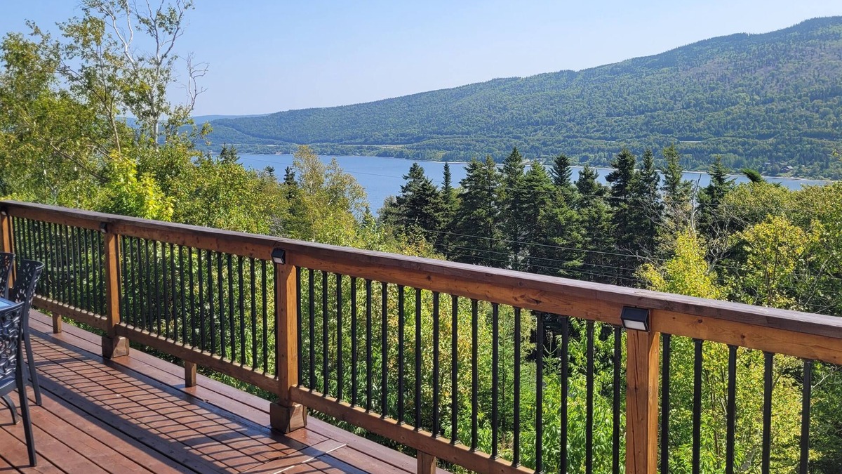 Humber Valley Ski Chalet | 4 Bedroom Lake View Chalet in the Exclusive Humber Valley Resort