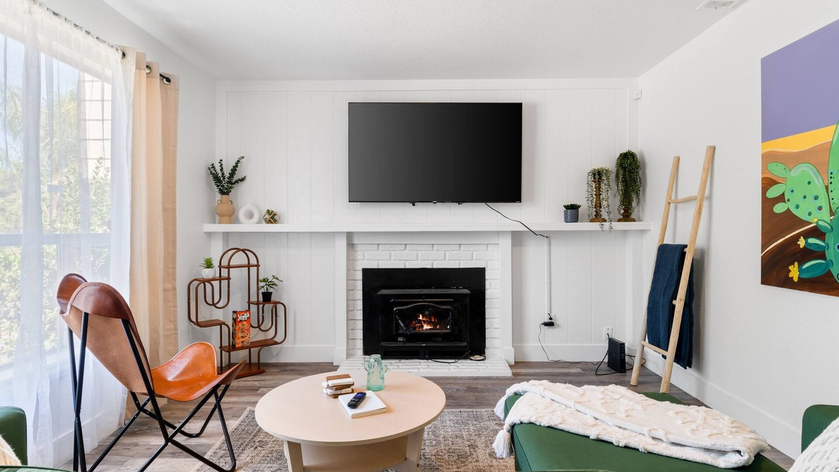 Parkway-South Sacramento House | 4-Bedroom Cactus-Themed Retreat with Plush Beds