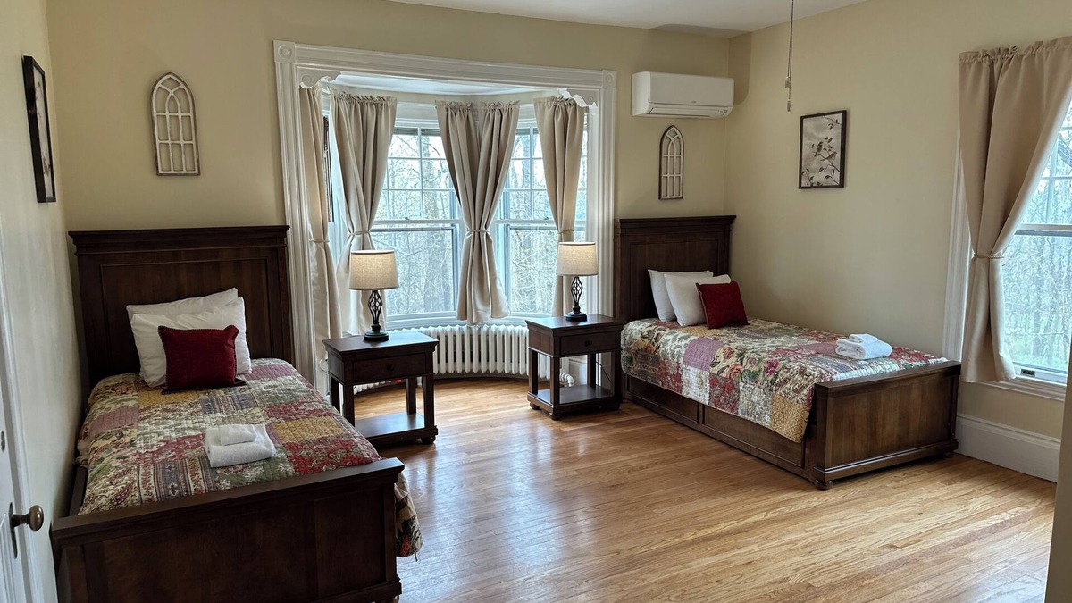 Poland Cottage | 4 Bedroom Cottage at the 500 acre Poland Spring Resort with lots of onsite activities!