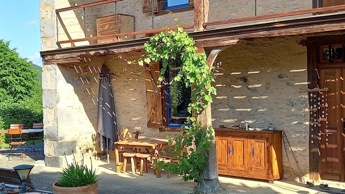 Soueich Cottage | 4 bedroom cottage in soueich