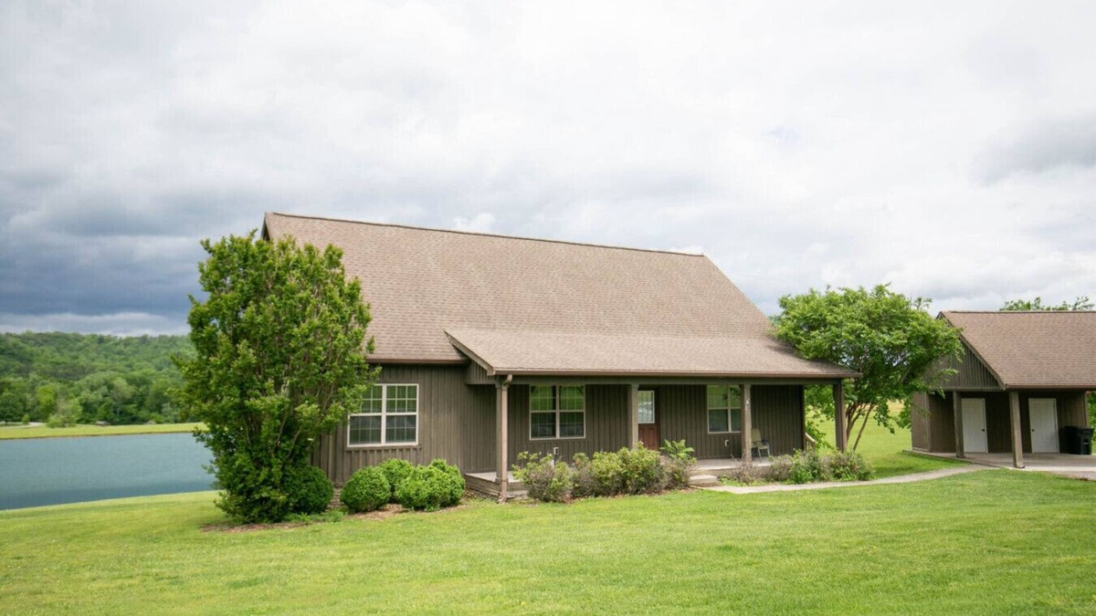 Normandy Cottage | 4 Bedroom cottage on cattle ranch, river access