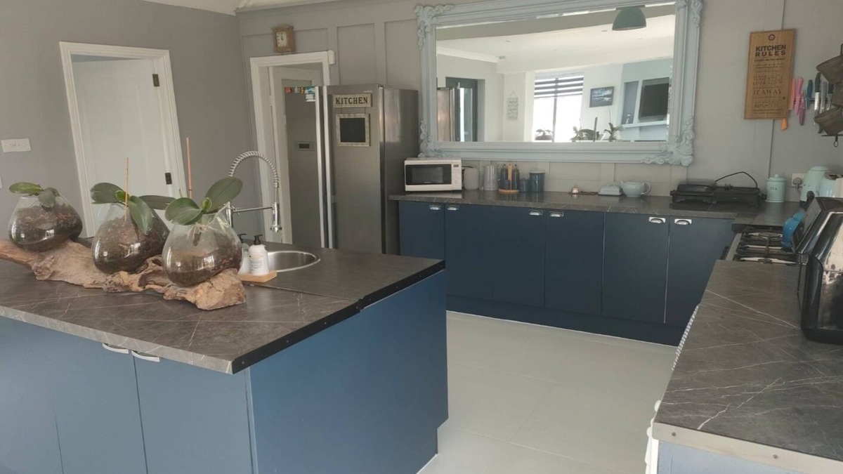 Fenit House | 4-bedroom Country Bungalow w/Stunning Views of Fenit Island & Barrow Golf Club