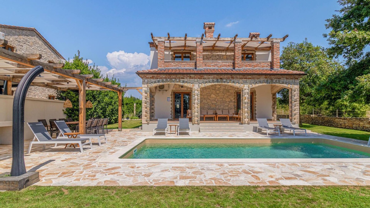 Cabrunici House | 4 bedroom cozy home in Cabrunici