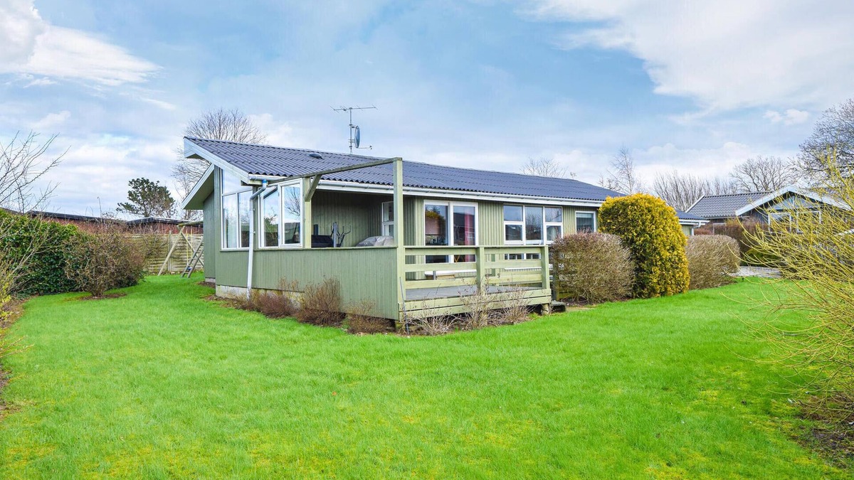 Skastrup Strand House | 4 bedroom cozy home in Bogense