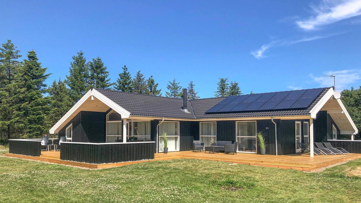 Bratten Strand House | 4 bedroom cozy home in Jerup