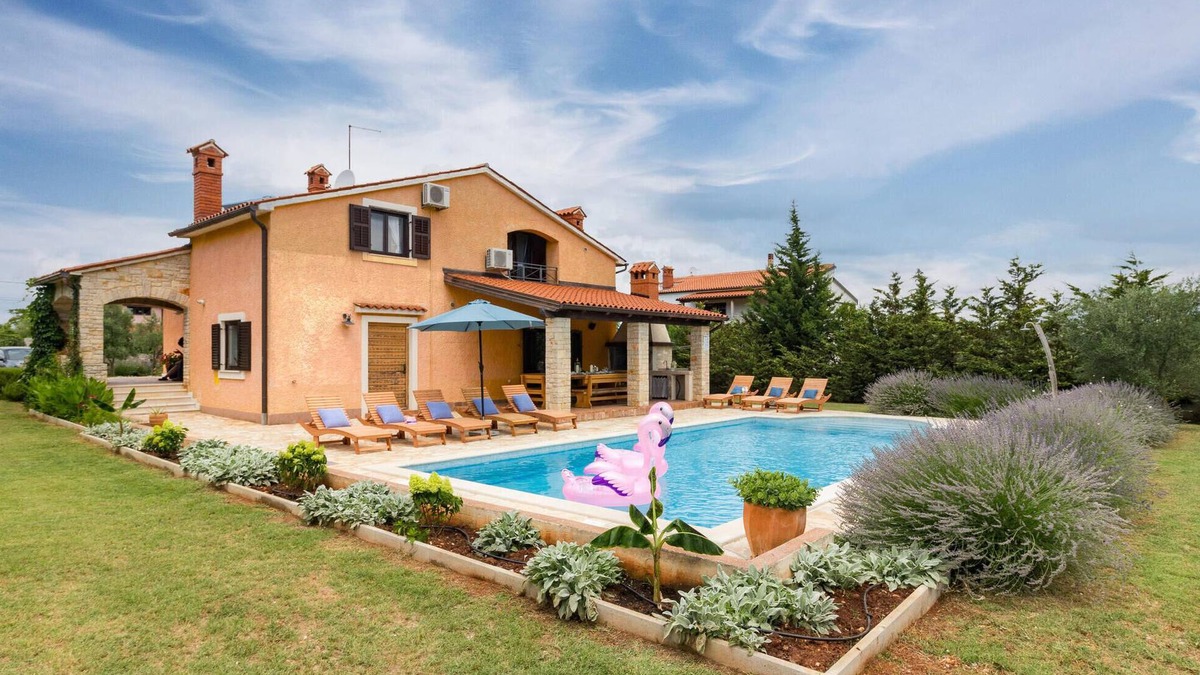 Muntic House | 4 bedroom cozy home in Pula