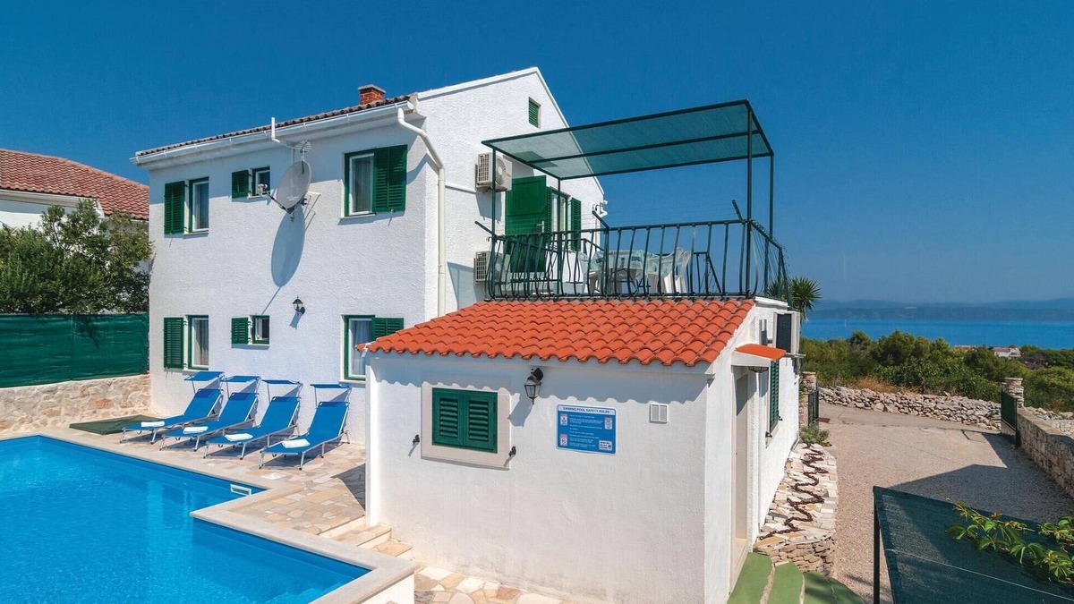 Rogac House | 4 bedroom cozy home in Rogac