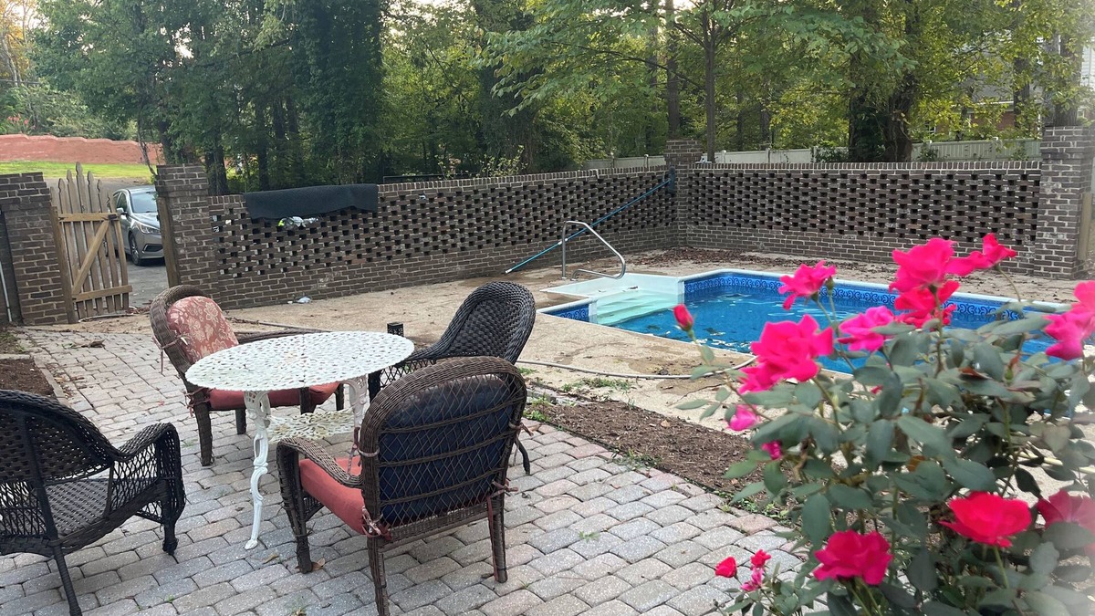 Cleveland House | 4-bedroom estate Downtown Cleveland WiFi, Pool, massage chair Kitchn Holidays