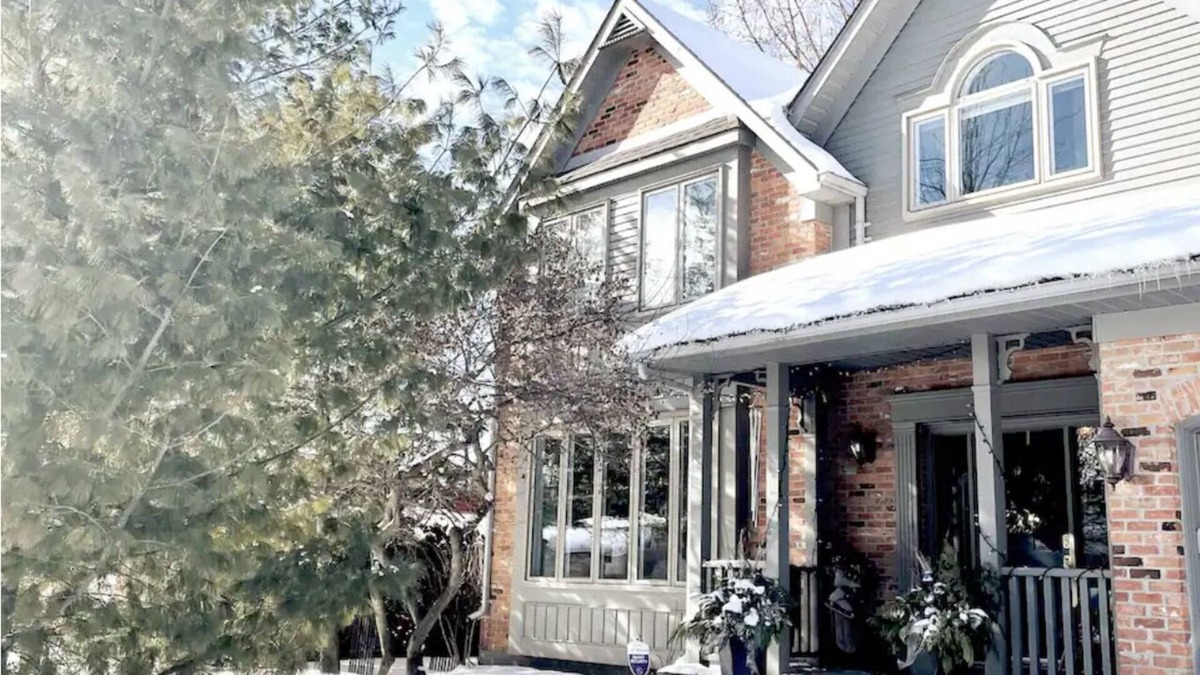 Stratford House | 4 Bedroom Executive Home in Stratford with a 15 min walk to Stratford Festival