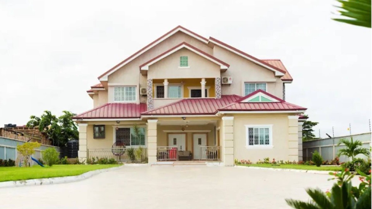 North Legon House | 4-bedroom family sized vacation home