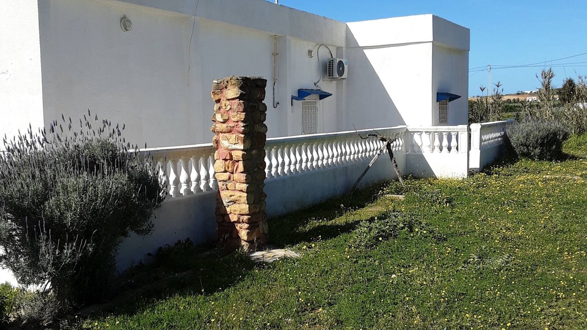 Taklisah Other | 4-bedroom farmhouse in enchanting Taklisah with AC