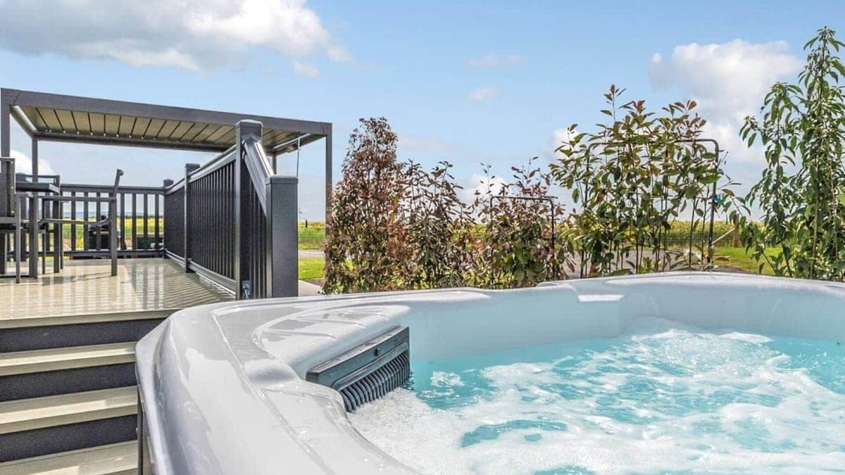 Carlton-in-Cleveland Ski Chalet | 4 bedroom accommodation in Great Ayton, Yorkshire Moors and Coast