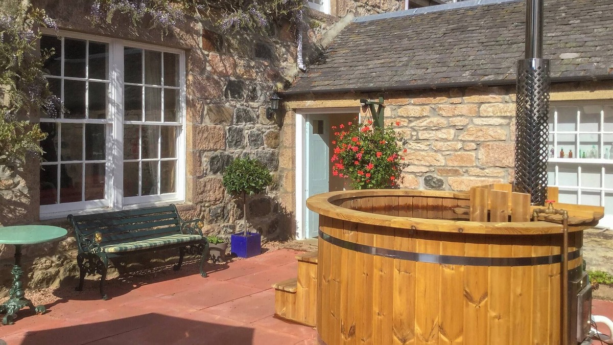 Insch Cottage | 4 bedroom accommodation in Insch near Inverurie