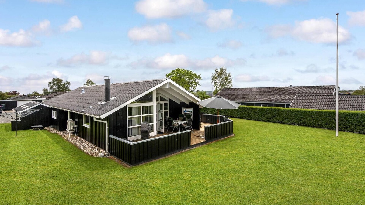 Flovt Strand House | 4 bedroom gorgeous home in Haderslev