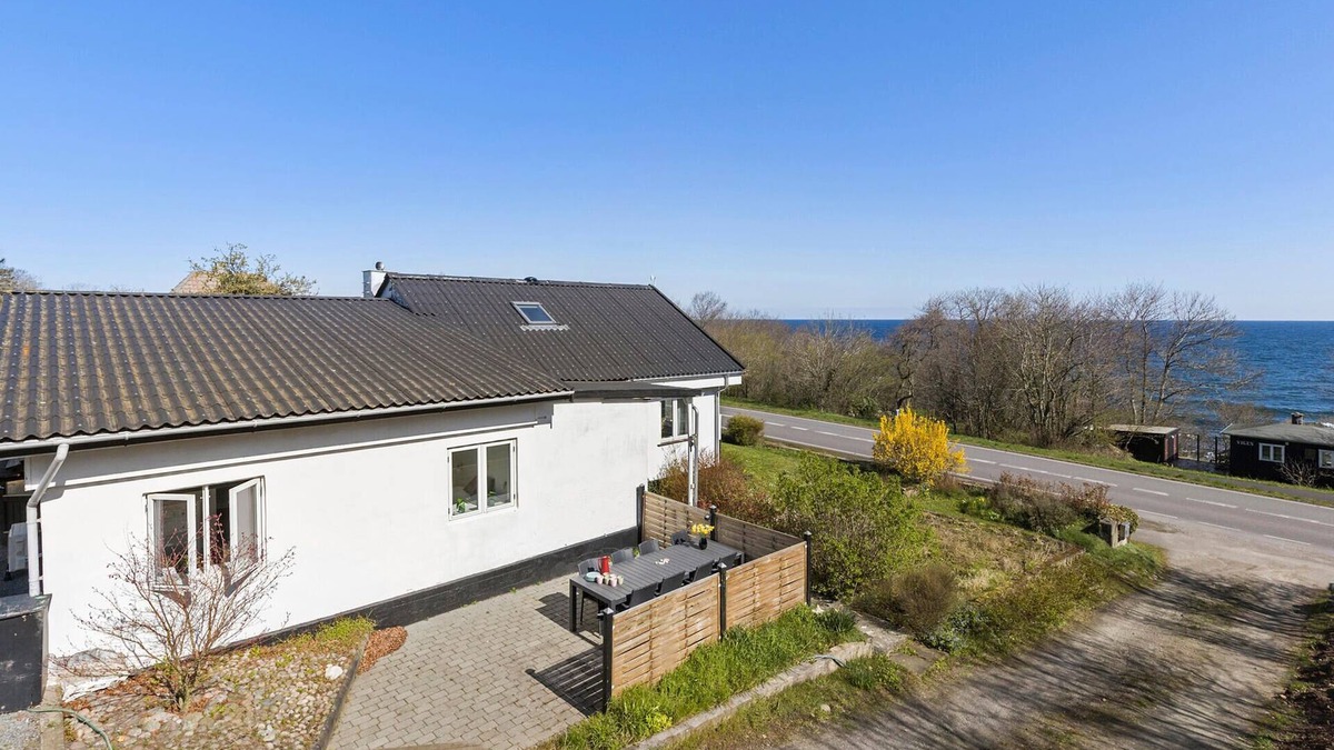 Tejn House | 4 bedroom gorgeous home in Allinge