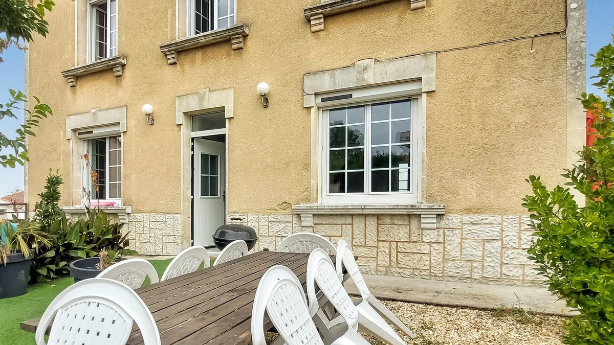 Jarnac House | 4 bedroom gorgeous home in Jarnac