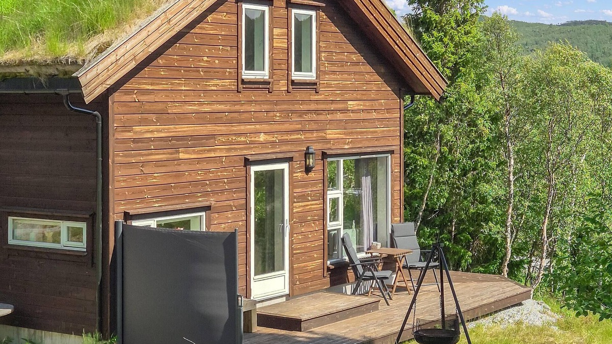 Vinje House | 4 bedroom gorgeous home in Edland