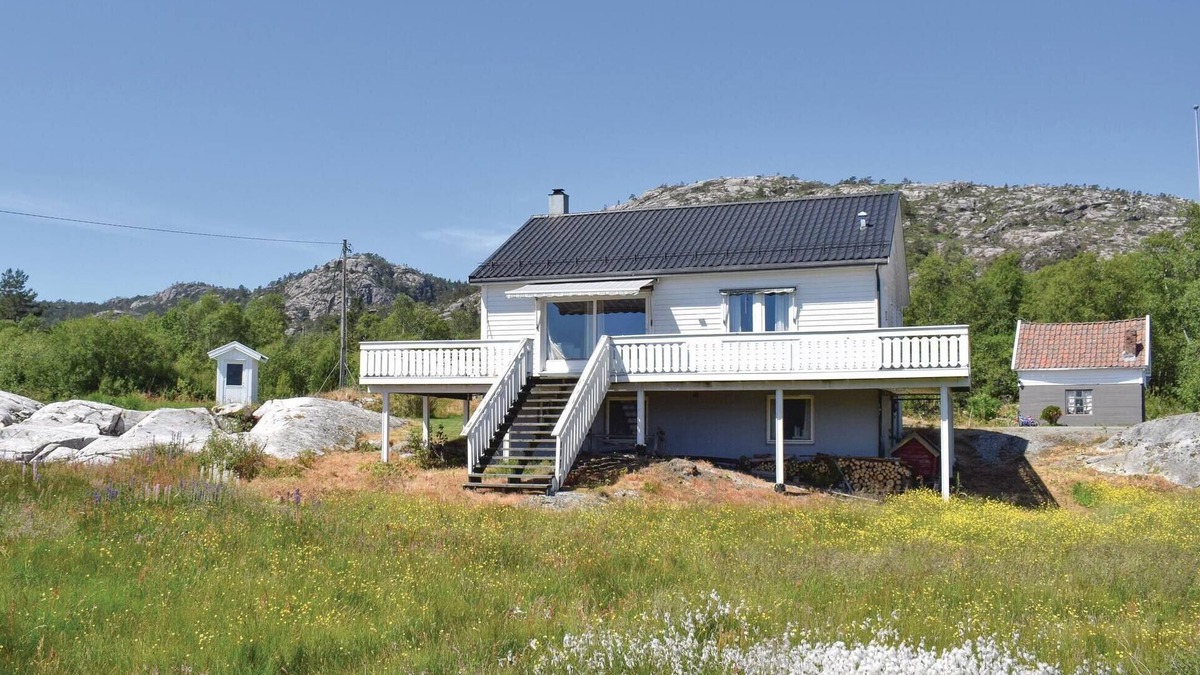 Hervik House | 4 bedroom gorgeous home in Hervik