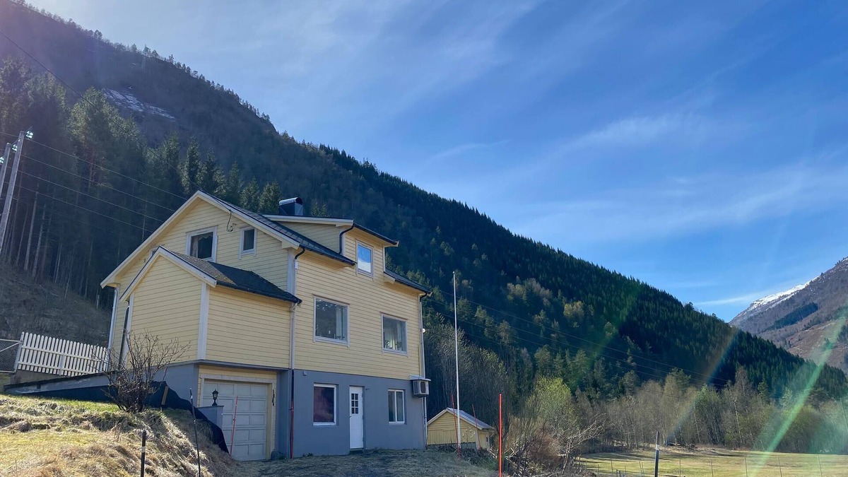 Valldal House | 4 bedroom gorgeous home in Valldal