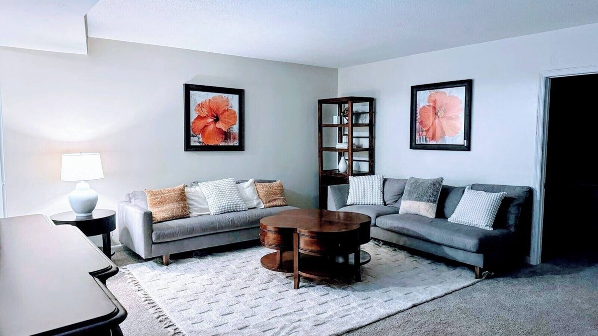 Pine Hills House | 4-bedroom Haven Retreat in Orlando near Universal & Disney
