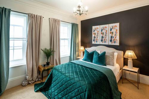 Westminster Apartment | 4 bedroom home by Buckingham Palace