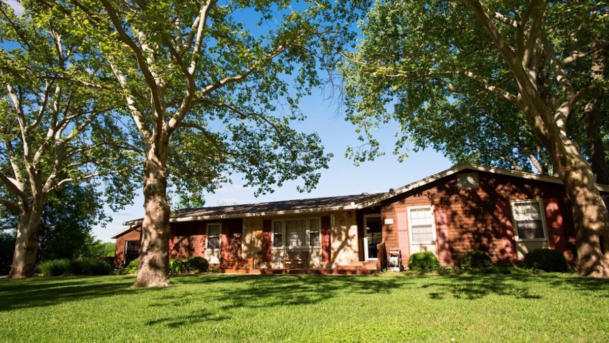 Emporia House | 4 Bedroom Home Central Location