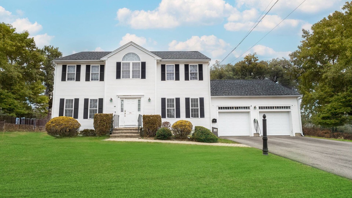 Randolph House | 4-bedroom home just 30 minutes from Boston and many Universities