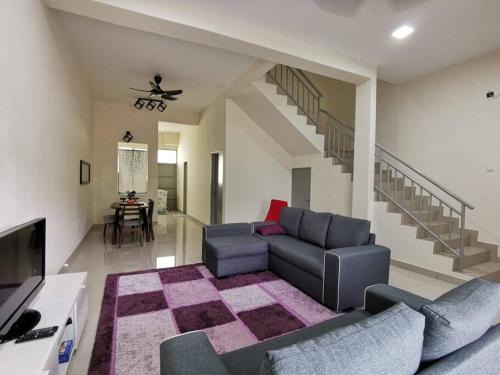 Asam Kumbang House | 4-Bedroom Homestay in Taiping, Perak