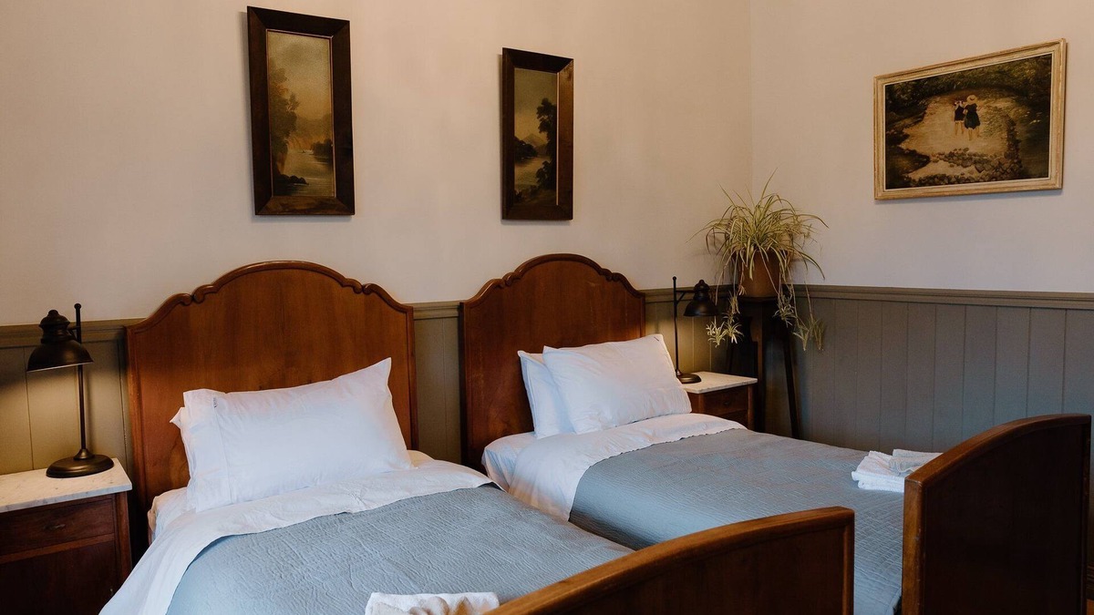 Wakefield House | 4 Bedroom House - 1 Night