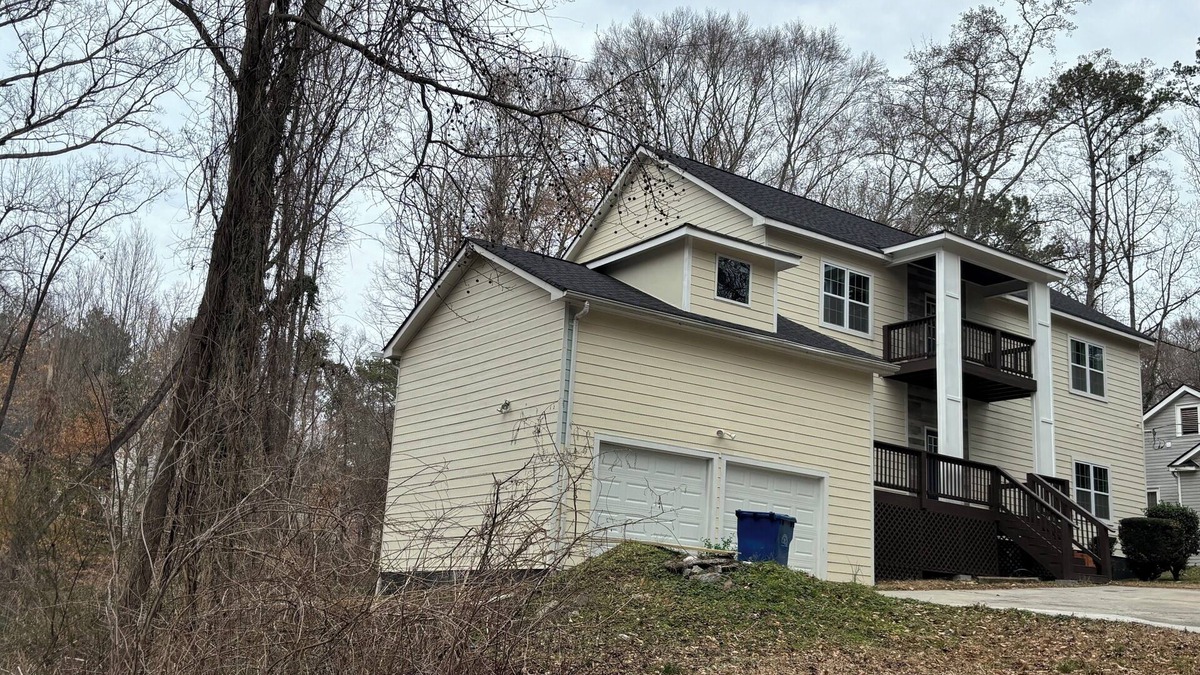 Atlanta Boat Rental | 4-bedroom house boat in enchanting Atlanta with AC, WiFi