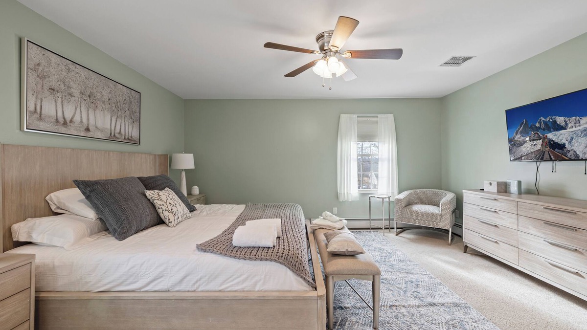 Chester House | 4-bedroom house in delightful Chester with AC