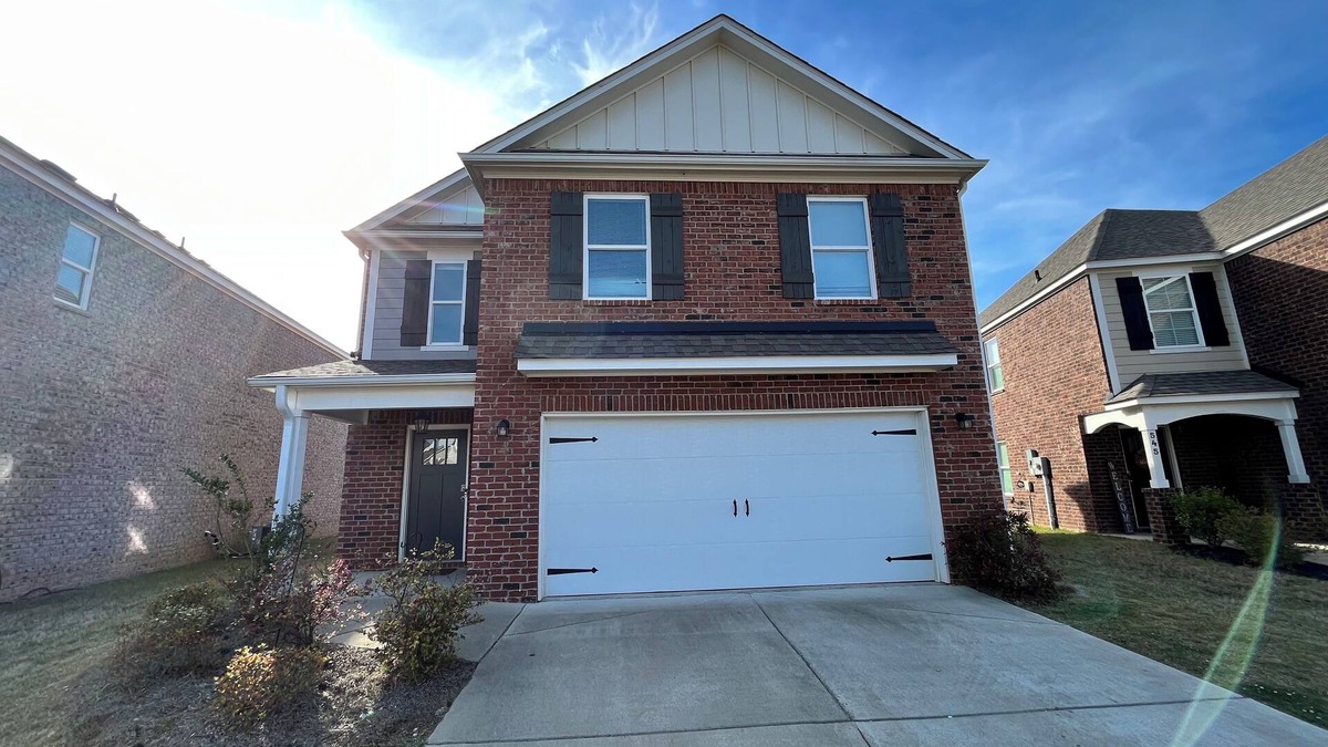 Fultondale House | 4 bedroom house in quaint neighborhood