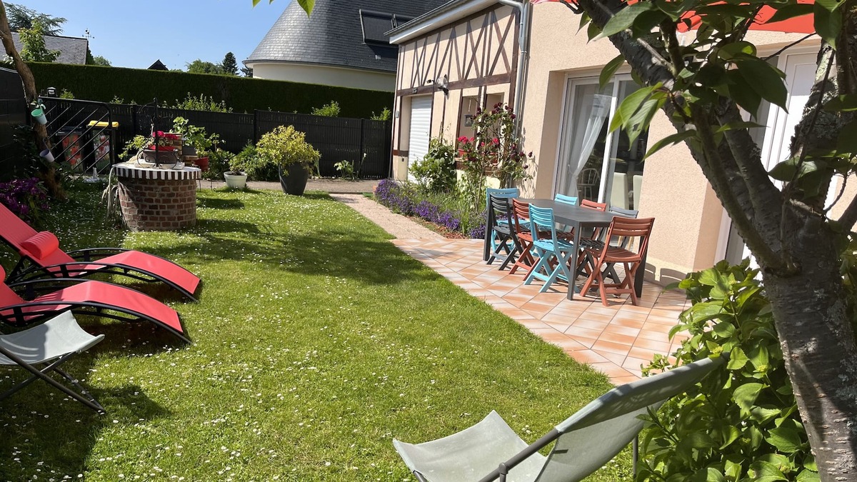 Belbeuf House | 4 bedroom house & private garden--quiet-Parking-9km from Rouen-1H30 from PARIS