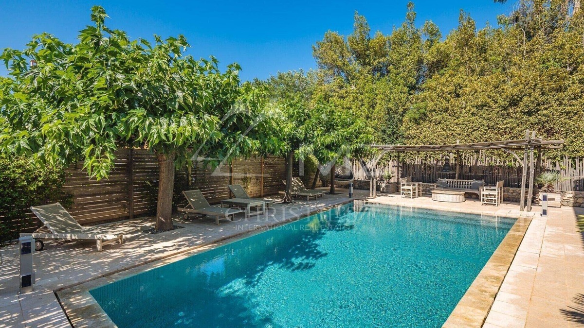 Saint-Tropez House | 4 bedroom house w/airco, 2 parking spaces, pool, 7 min walk to Place des Lices