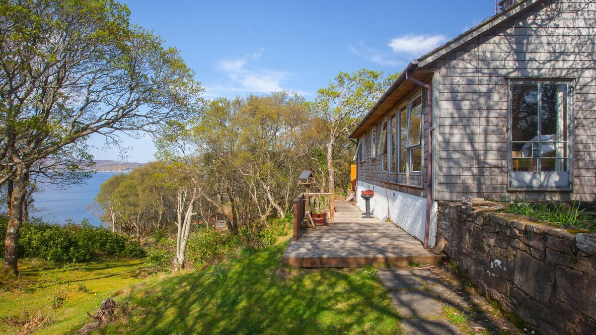 Gairloch House | 4 Bedroom House with Private Gardens and Sea Views
