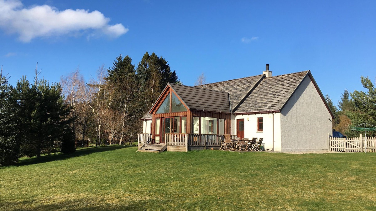 Nethy Bridge House | 4 bedroom house with large garden in Cairngorms - ideal for families