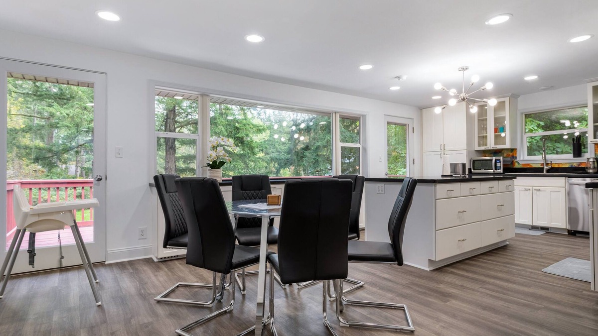 Sammamish House | 4-bedroom house with MIL suite