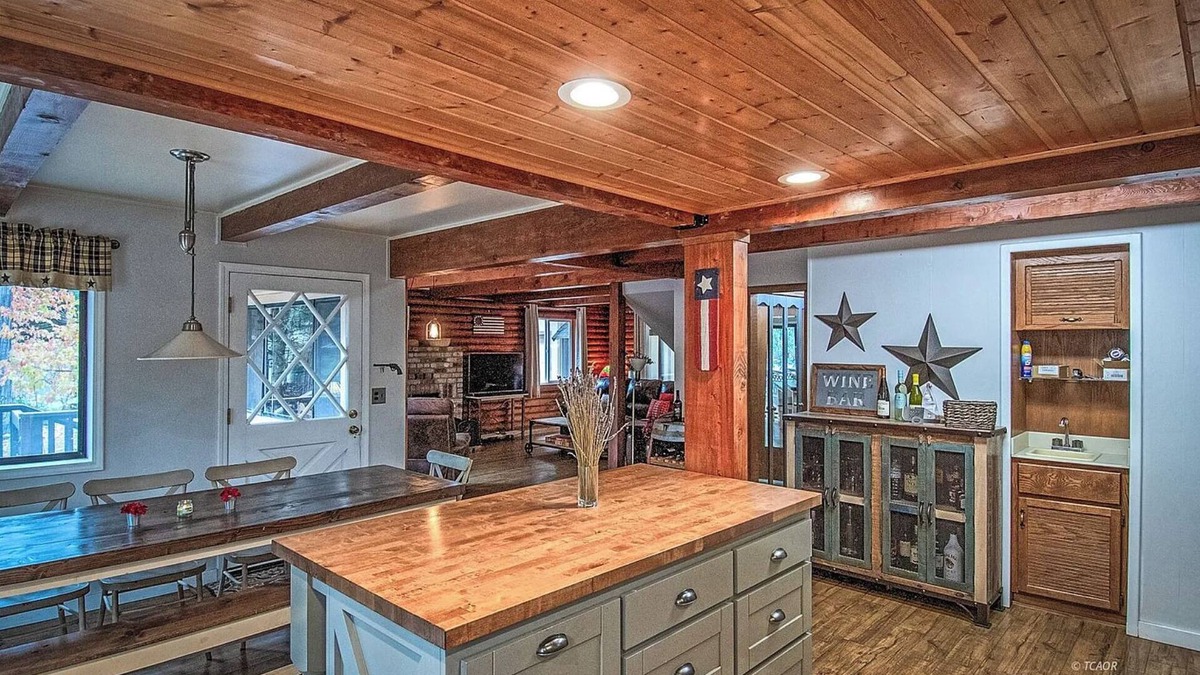 Trinity Center Cabin | 4-bedroom hunting and fishing cabin in fabulous Trinity Center