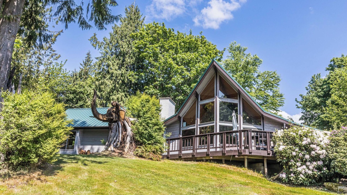 Duvall Cabin | 4-bedroom lodge in lovely Duvall with AC, WiFi. Enjoy your stay