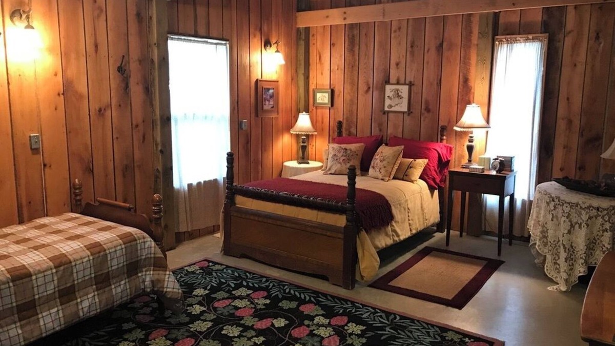 Floyd Cabin | 4-bedroom lodge in phenomenal Floyd County with AC