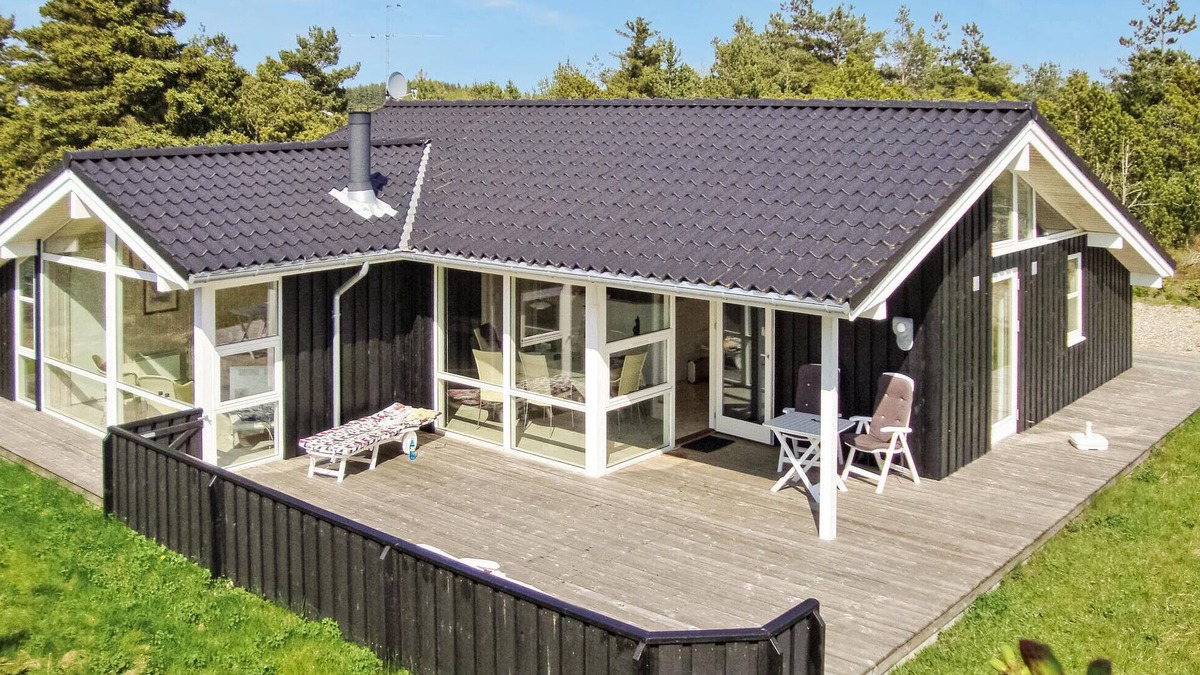 Torup Strand House | 4 bedroom lovely home in Fjerritslev