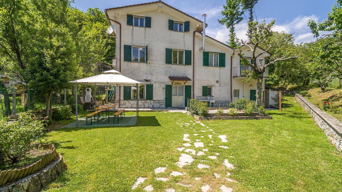 Arzeno House | 4 bedroom lovely home in Ne (GE)