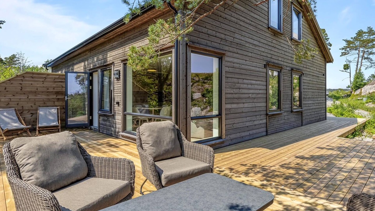 Risor House | 4 bedroom lovely home in Risør
