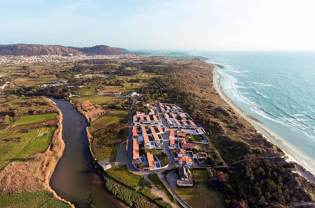 Esposende Villa | 4 bedroom Luxury Villa - riverside & beachside