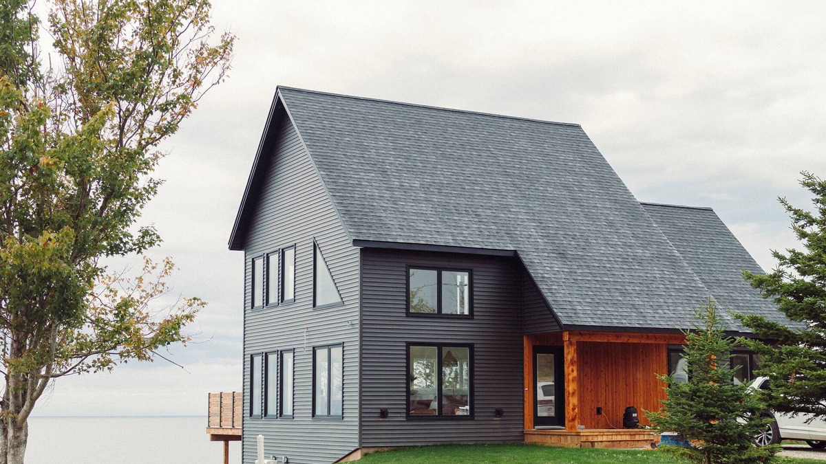Rice Point Cottage | 4 bedroom luxury waterfront cottage with hot tub