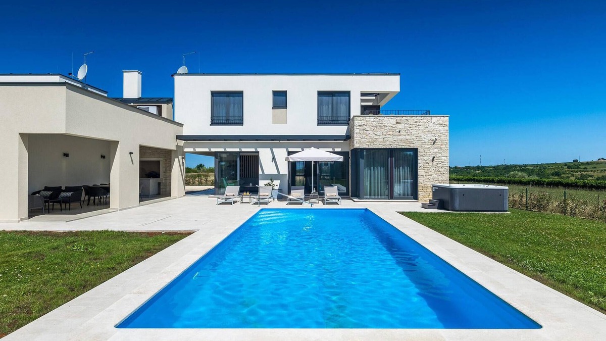 Brtonigla House | 4 bedroom nice home in Brtonigla
