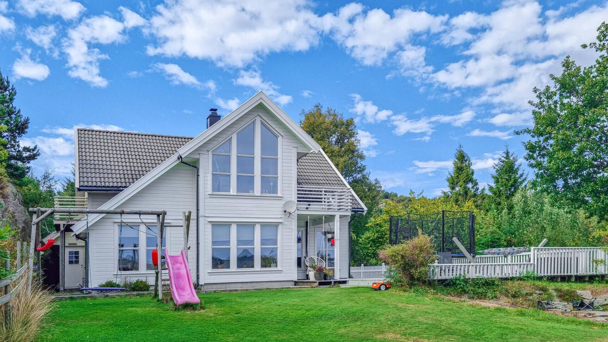 Farsund House | 4 bedroom nice home in Farsund
