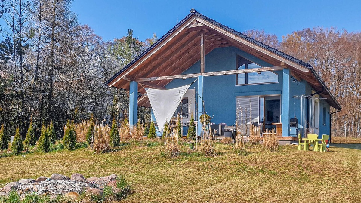 Czarna Dabrowka House | 4 bedroom nice home in Mikorowo