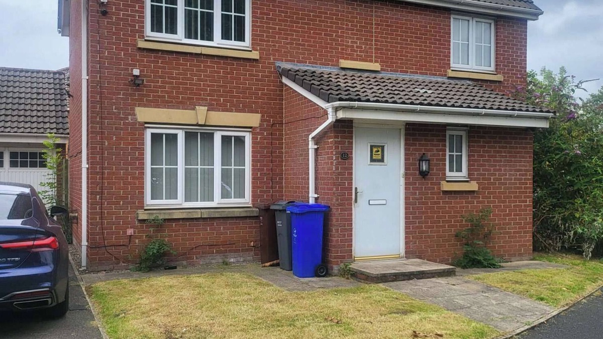 Belle Vue House | 4-bedroom Perfect Home for Medics, Fans & Tourists!