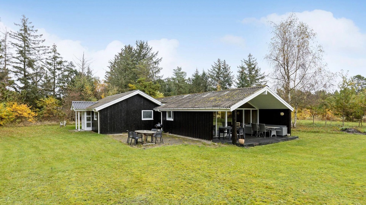 Tversted House | 4 bedroom pet friendly home in Bindslev